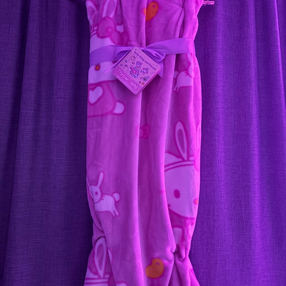 hello kitty easter throw 🐰